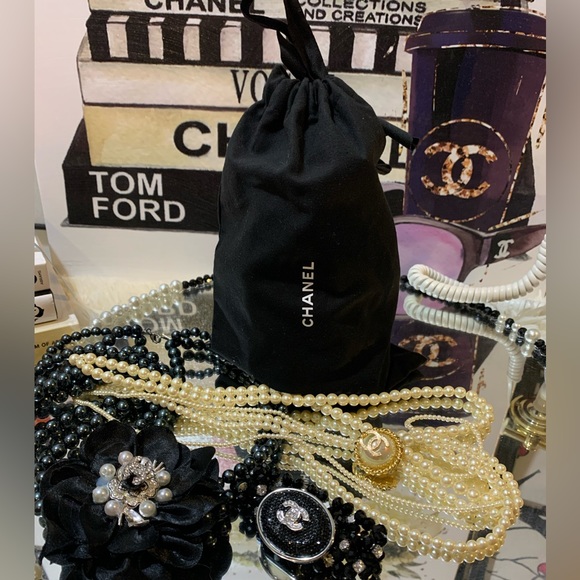 Surprise!🤩Chanel cosmetics sack and CHANEL framed advertising handmade +goodies - Picture 11 of 16